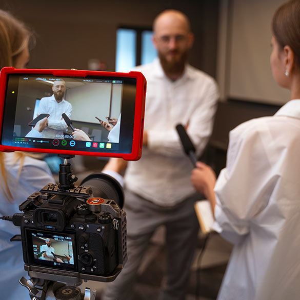 Vidéaste à Rennes - Rodolphe Debyser - Vidéo corporate avec interview
